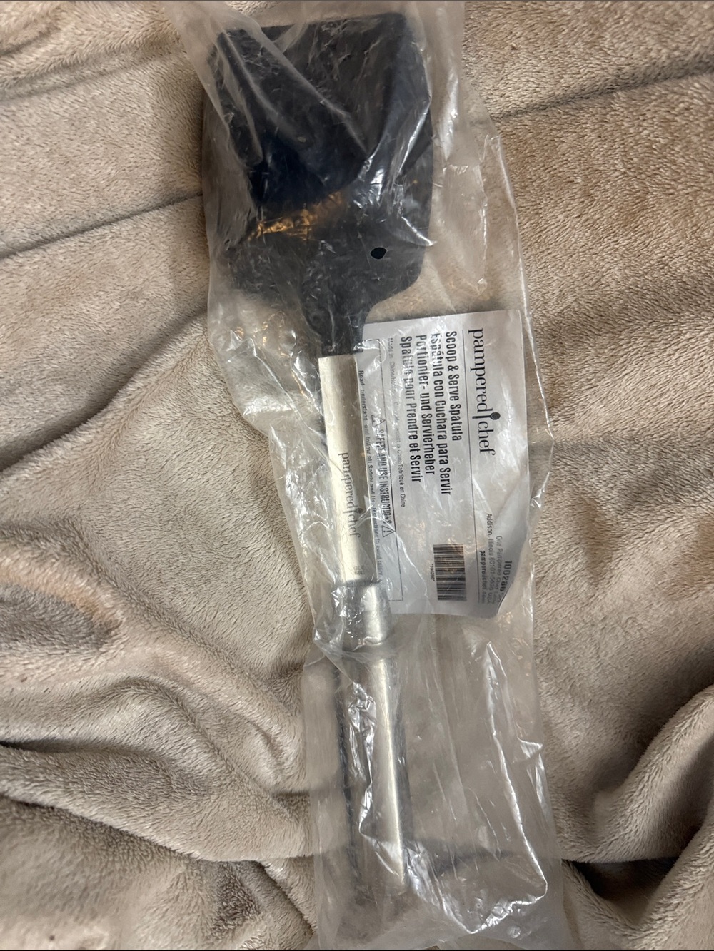 Pampered Chef Black and Silver Spoon